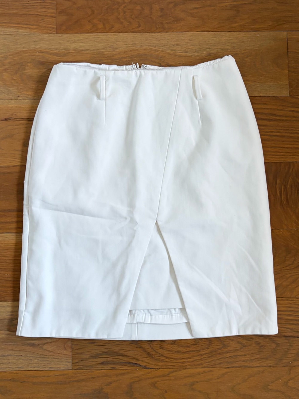 White House Black Market White Flat-Front Pencil Skirt